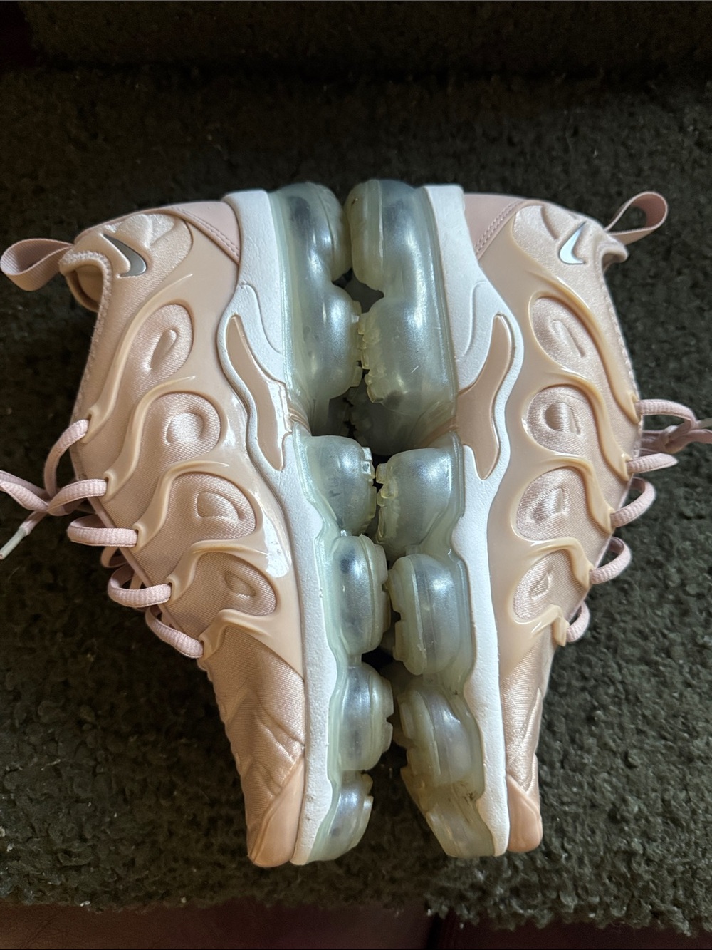 Nike Women’s Blush Pink VaporMax Plus Sneakers size 9 EUC